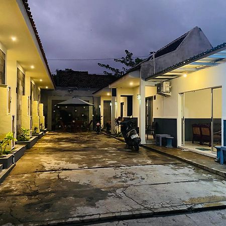 Robiu Bed & Breakfast Banyuwangi  Exterior photo