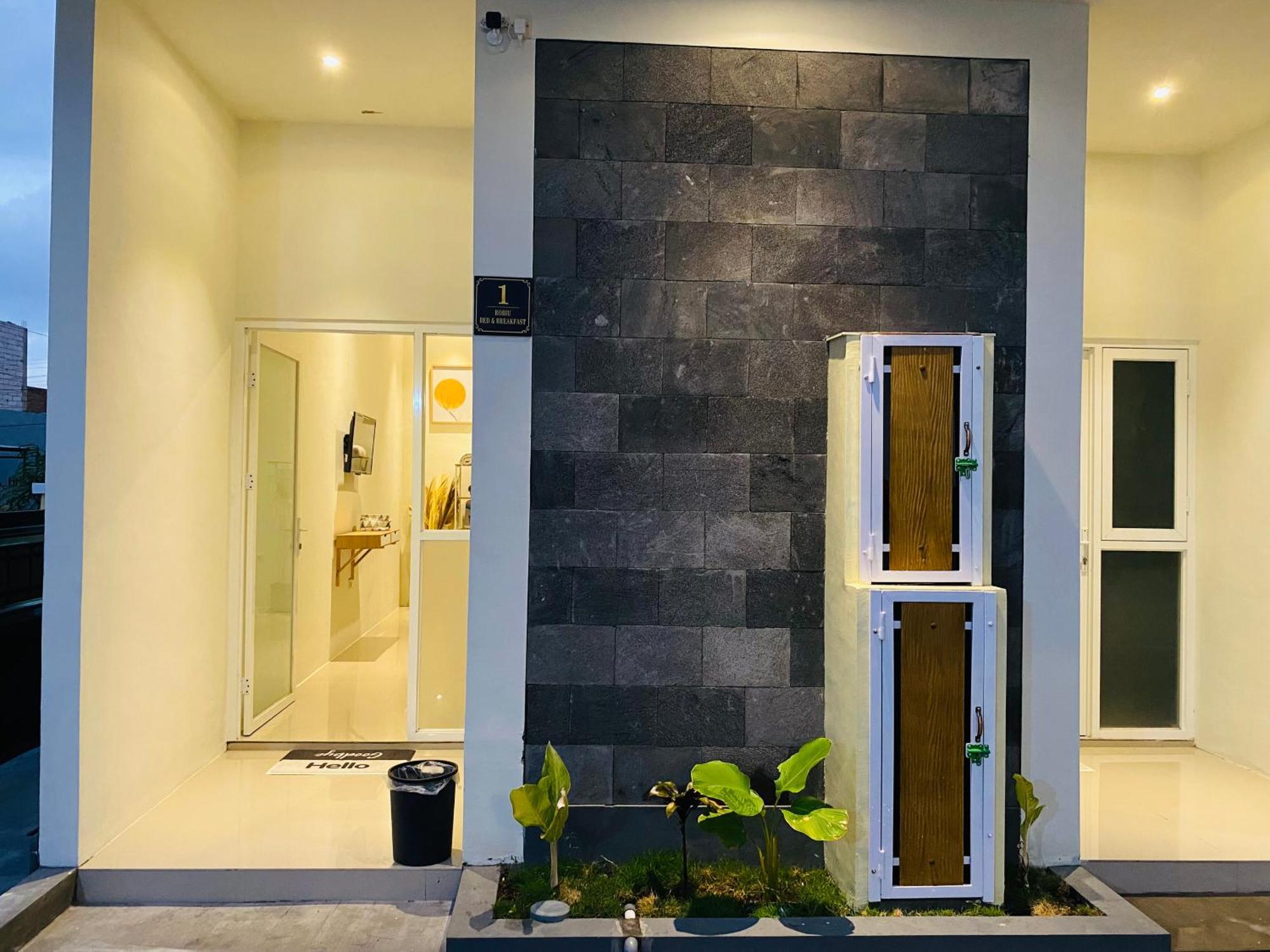 Robiu Bed & Breakfast Banyuwangi  Exterior photo