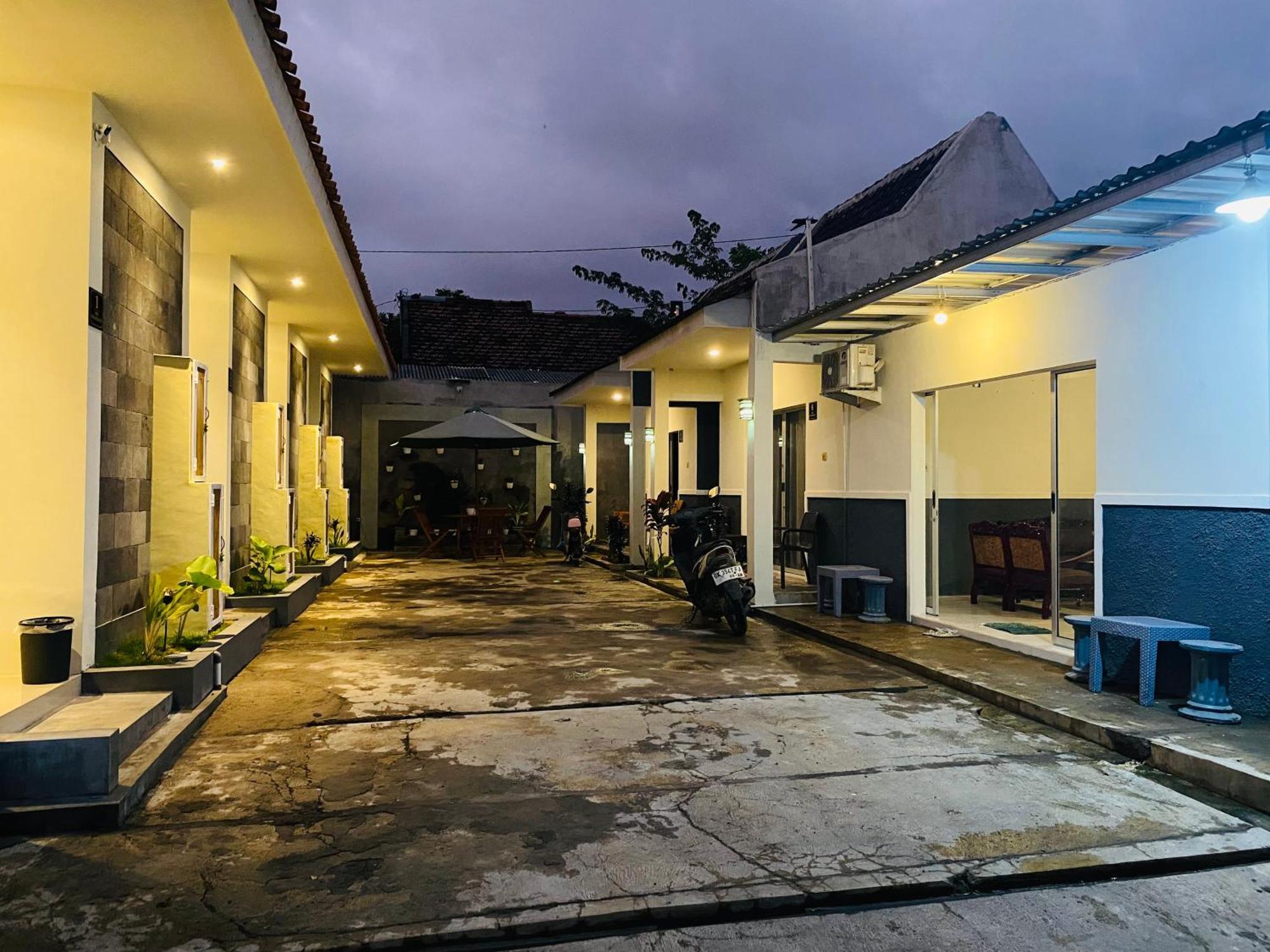 Robiu Bed & Breakfast Banyuwangi  Exterior photo