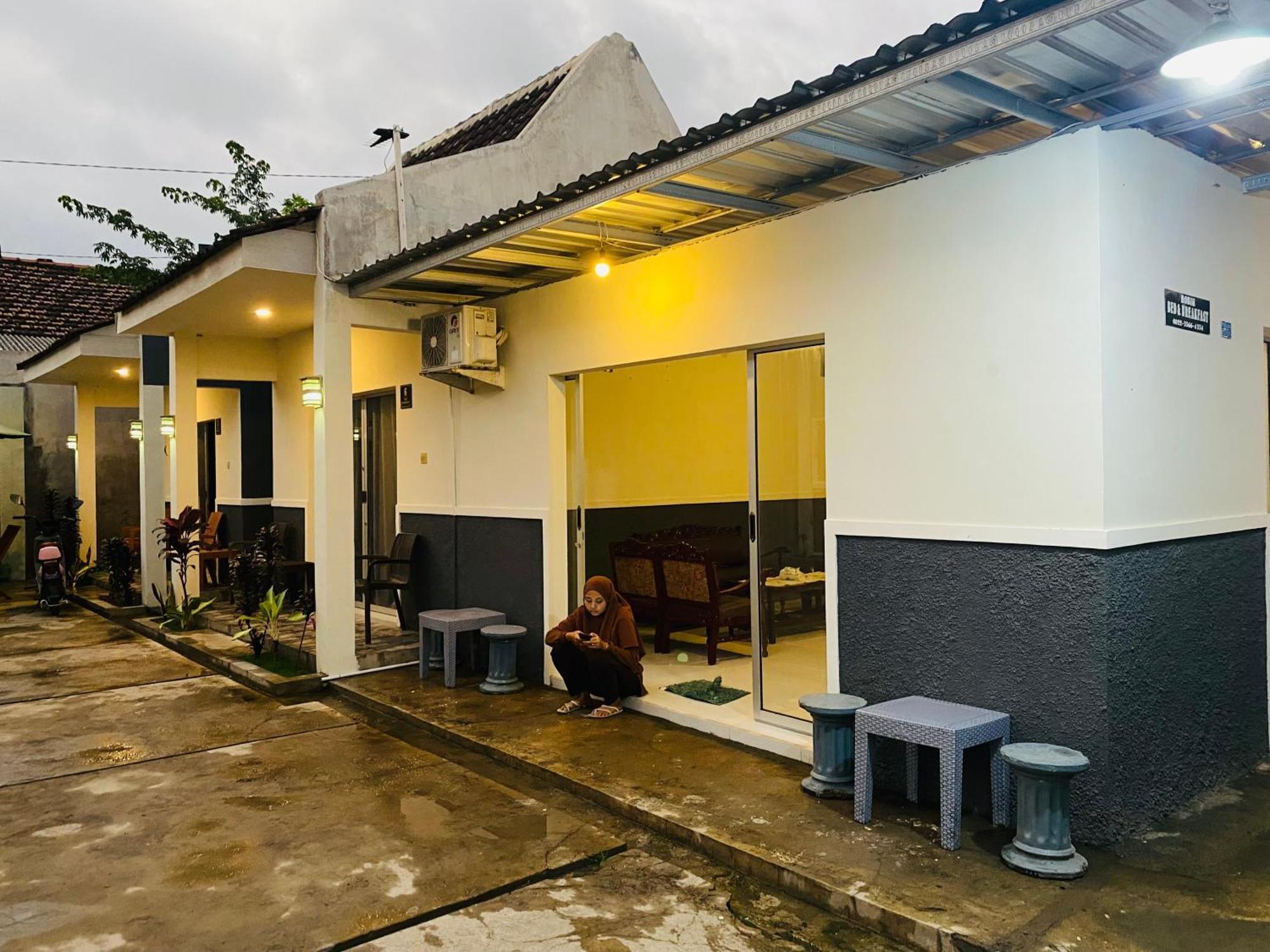 Robiu Bed & Breakfast Banyuwangi  Exterior photo