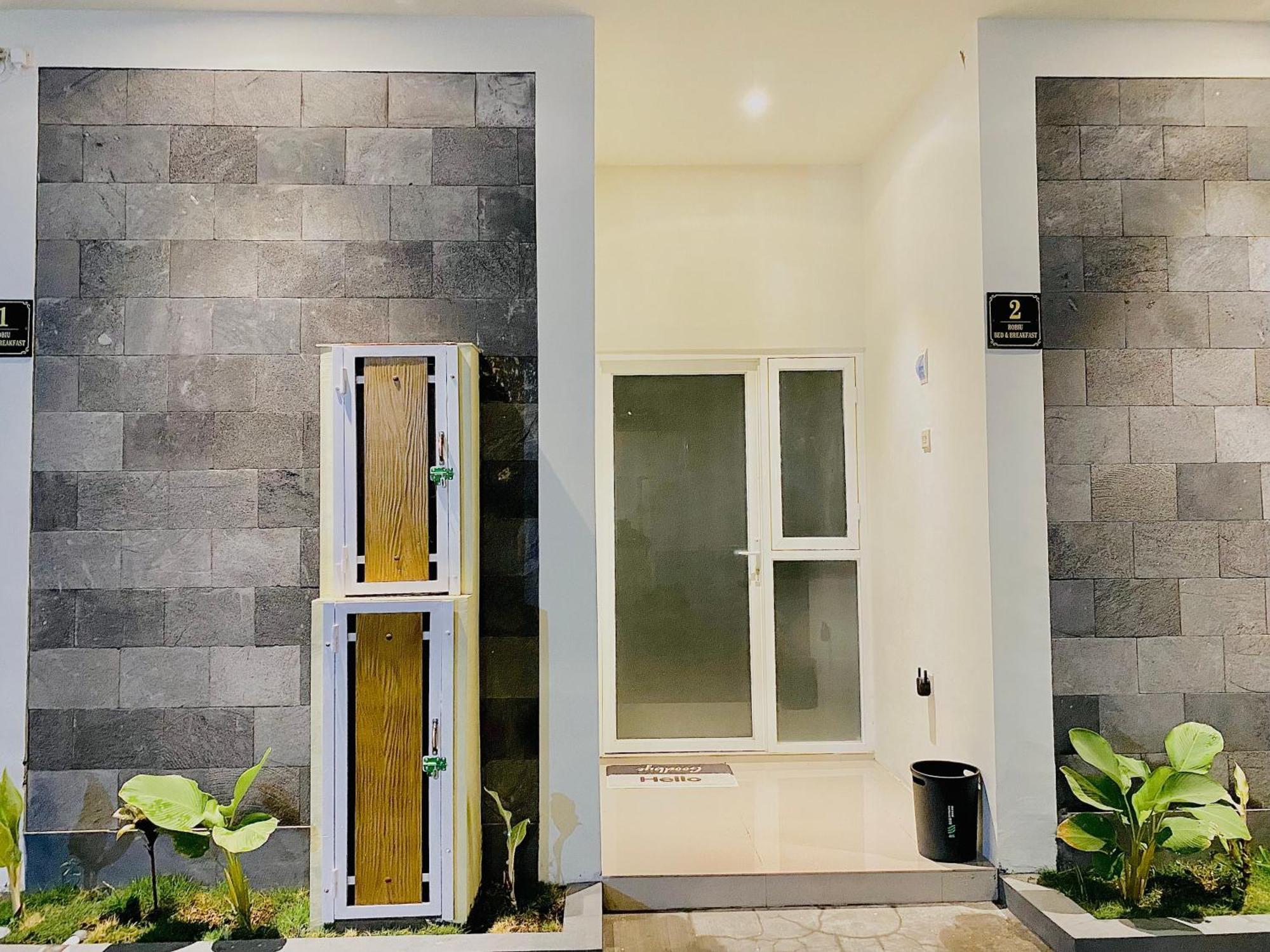 Robiu Bed & Breakfast Banyuwangi  Exterior photo